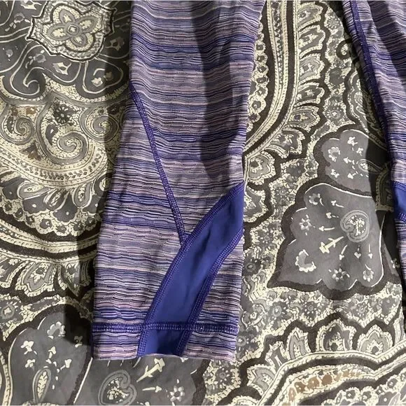 Lululemon Purple Crop Capri - Picture 2 of 11
